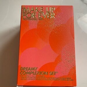 Makeup Forever Dreamy Complexion Set